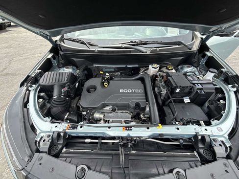 Certified 2022 Chevrolet Equinox RS w/ Infotainment Package FWD image 17