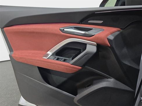 New 2025 Audi SQ5 Prestige image 26