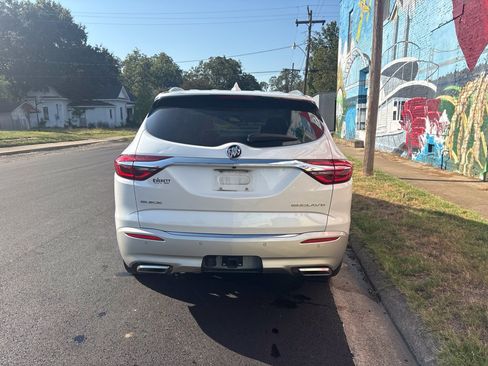 Used 2018 Buick Enclave Premium w/ Experience Buick Package FWD image 5