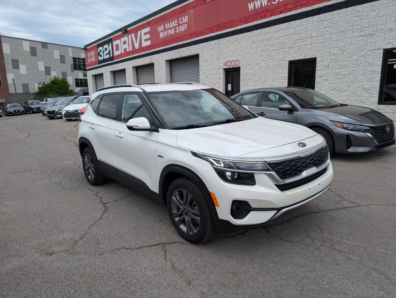 Used 2021 Kia Seltos S AWD/4WD image 1