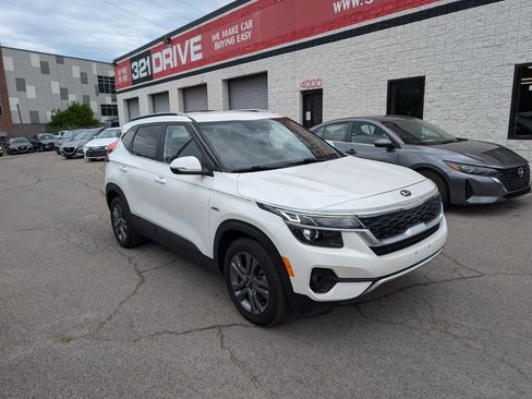 Used 2021 Kia Seltos S AWD/4WD image 1