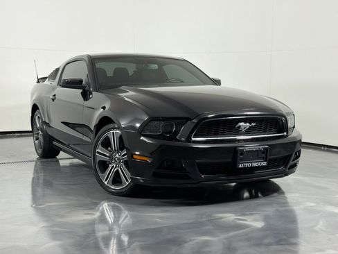 Used 2014 Ford Mustang Coupe w/ V6 Performance Package RWD image 2