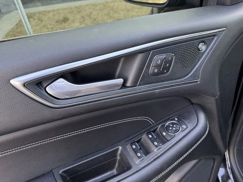 Used 2024 Ford Edge Titanium image 7