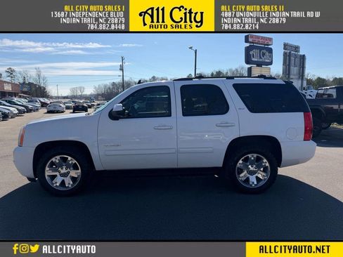 Used 2011 GMC Yukon SLT w/ SLT-2 Equipment Package image 4