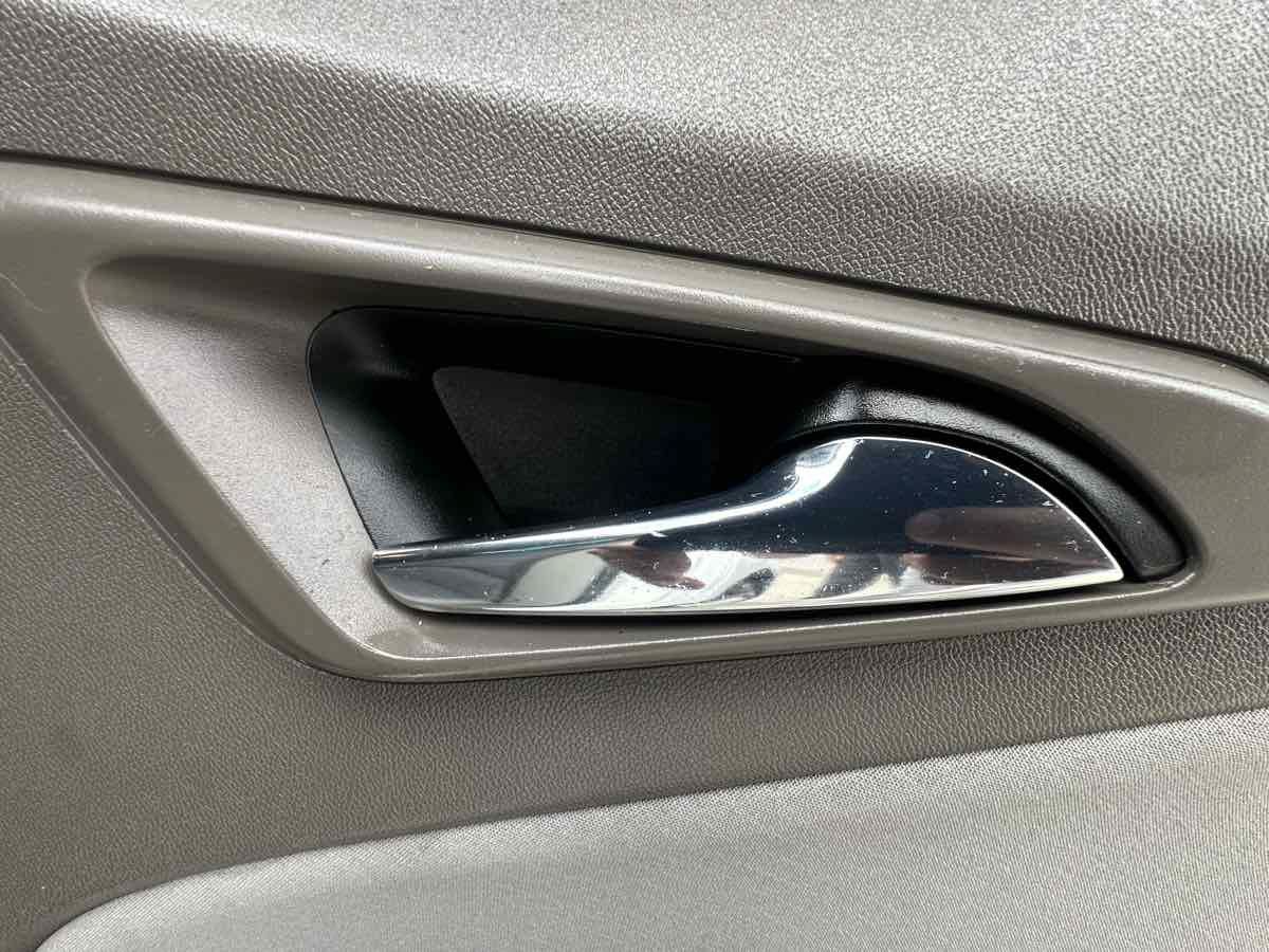 Used 2021 Chevrolet Malibu LS FWD image 32