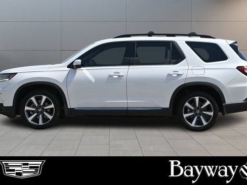Used 2024 Honda Pilot Elite image 5