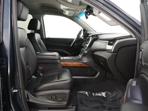 Used 2019 Chevrolet Tahoe Premier w/ RST 6.2L Performance Edition AWD/4WD image 11