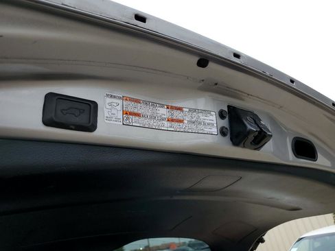 Used 2016 Toyota RAV4 SE image 38