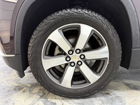 Used 2020 Chevrolet Traverse LT image 31
