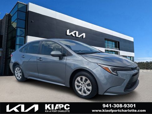 Used 2023 Toyota Corolla LE image 1