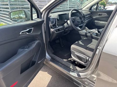 Certified 2023 Kia Sportage LX AWD/4WD image 3