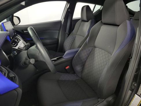 Used 2021 Toyota C-HR XLE FWD image 13