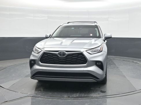 Used 2024 Toyota Highlander Platinum image 5