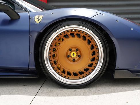 Used 2017 Ferrari 488 GTB RWD image 13