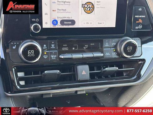 Certified 2025 Toyota Highlander XLE image 35