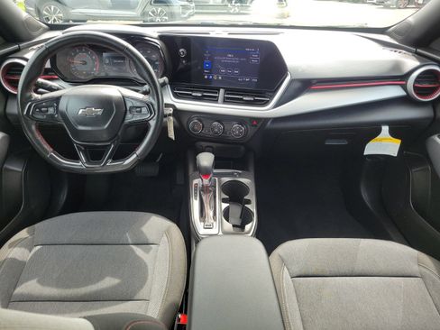Used 2024 Chevrolet Trax RS FWD image 14