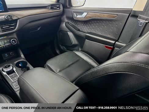 Used 2020 Ford Escape Titanium FWD image 25