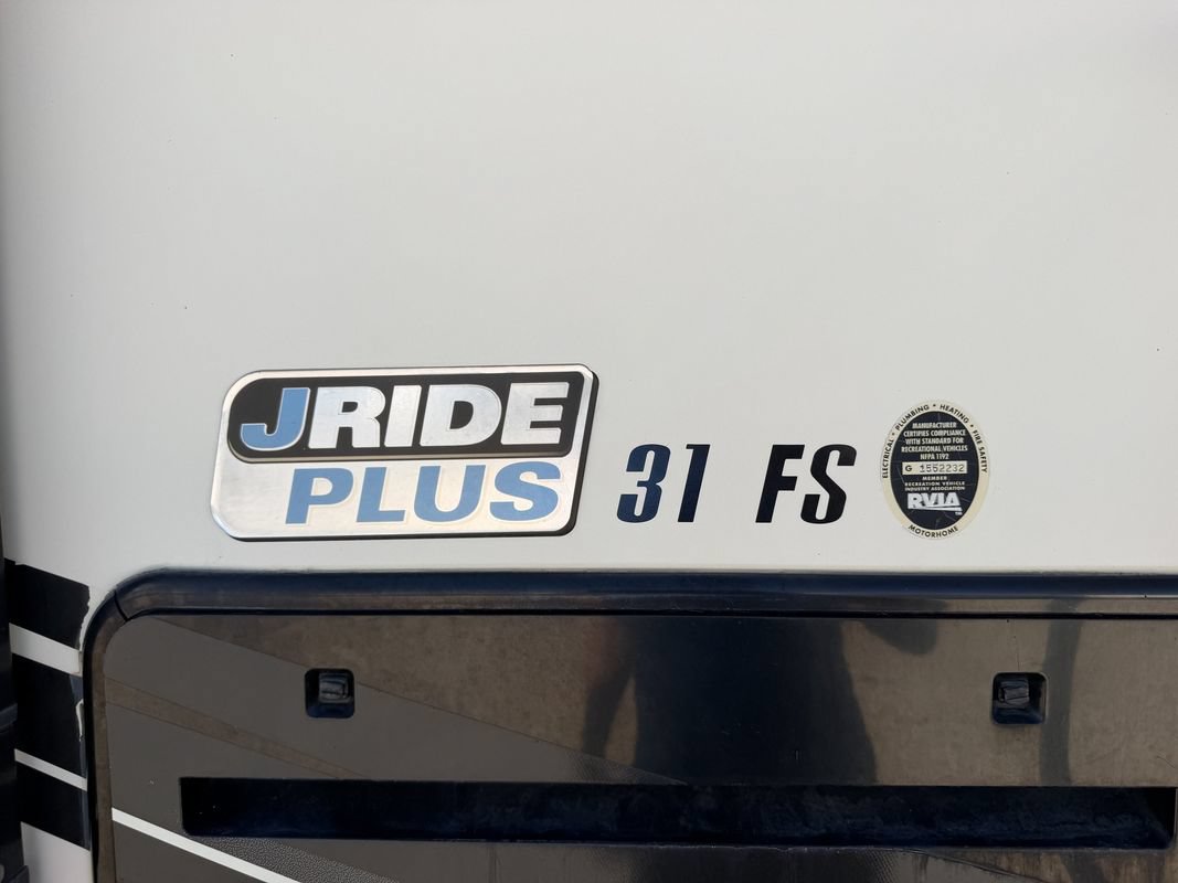 Used 2016 Ford E-450 and Econoline 450 Super Duty w/ Motorhome Prep Package RWD image 4