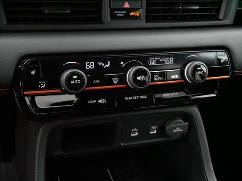 Used 2026 Honda Pilot TrailSport image 23