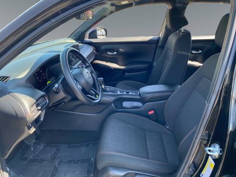 Used 2025 Honda HR-V Sport image 9