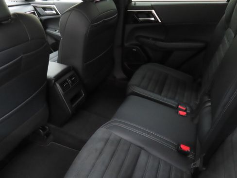 New 2026 Mitsubishi Outlander SE FWD image 21
