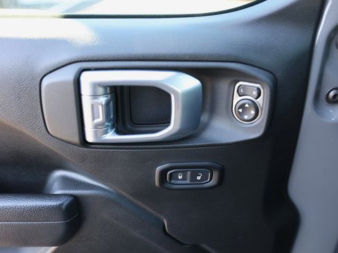 Used 2022 Jeep Wrangler Unlimited Sport image 34