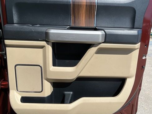 Used 2015 Ford F150 Lariat image 34