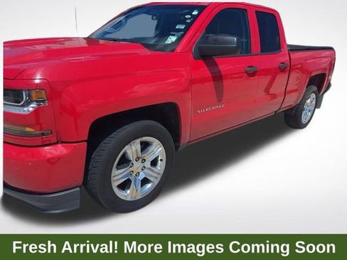 Used 2018 Chevrolet Silverado 1500 Custom w/ Custom Value Package image 1