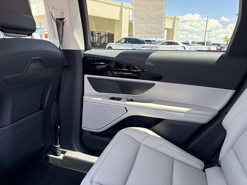 New 2026 Lincoln Nautilus Premier AWD/4WD image 15