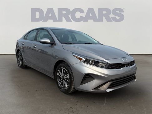 Certified 2024 Kia Forte LXS FWD image 1