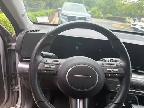 Used 2024 Hyundai Kona SEL FWD image 12