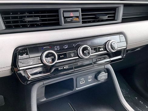 Used 2025 Honda Pilot EX-L image 23