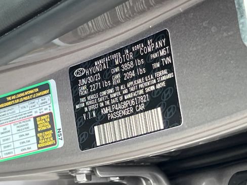 Certified 2023 Hyundai Elantra Limited FWD image 36