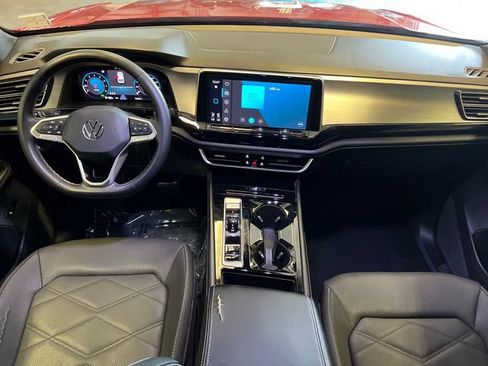 Used 2024 Volkswagen Atlas Cross Sport SE FWD image 19