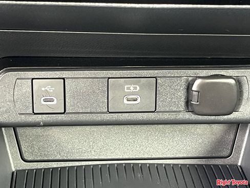 Certified 2026 Toyota Prius XLE FWD image 27