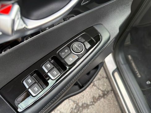 Used 2019 Kia Sorento SX image 13