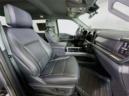 Used 2025 Ford F350 Lariat w/ Chrome Package image 12