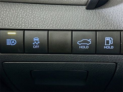 Used 2024 Toyota Camry LE image 10