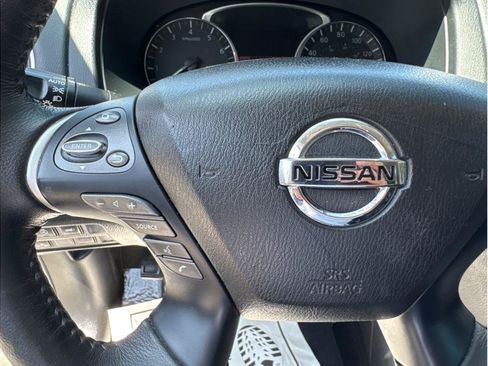 Used 2020 Nissan Pathfinder SL FWD image 33