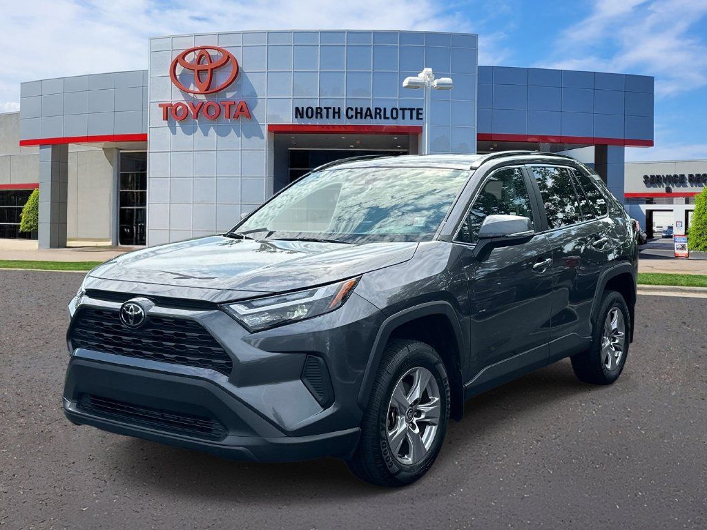 Used 2025 Toyota RAV4 XLE FWD image 3