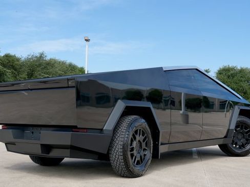 Used 2024 Tesla Cybertruck Cyberbeast AWD/4WD image 5