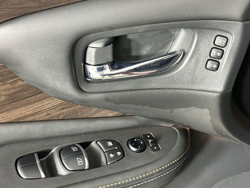 Used 2023 Nissan Murano Platinum w/ Cargo Package image 17