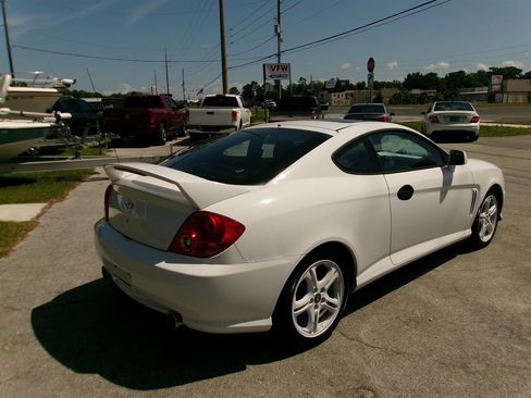 Used 2004 Hyundai Tiburon GT FWD image 7