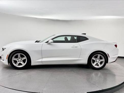 Used 2023 Chevrolet Camaro LT RWD image 3
