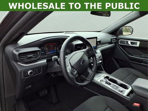 Used 2020 Ford Explorer XLT w/ Comfort Package AWD/4WD image 12