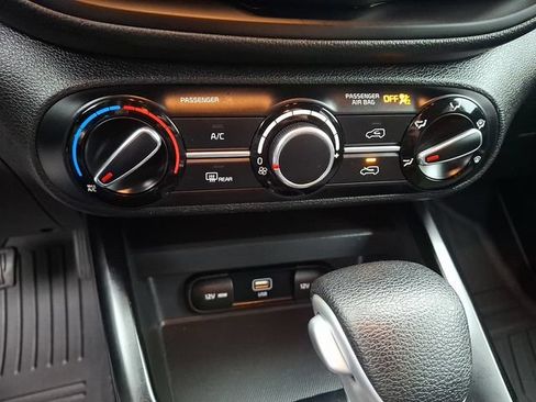 Used 2023 Kia Soul LX w/ Option Group 015 FWD image 15