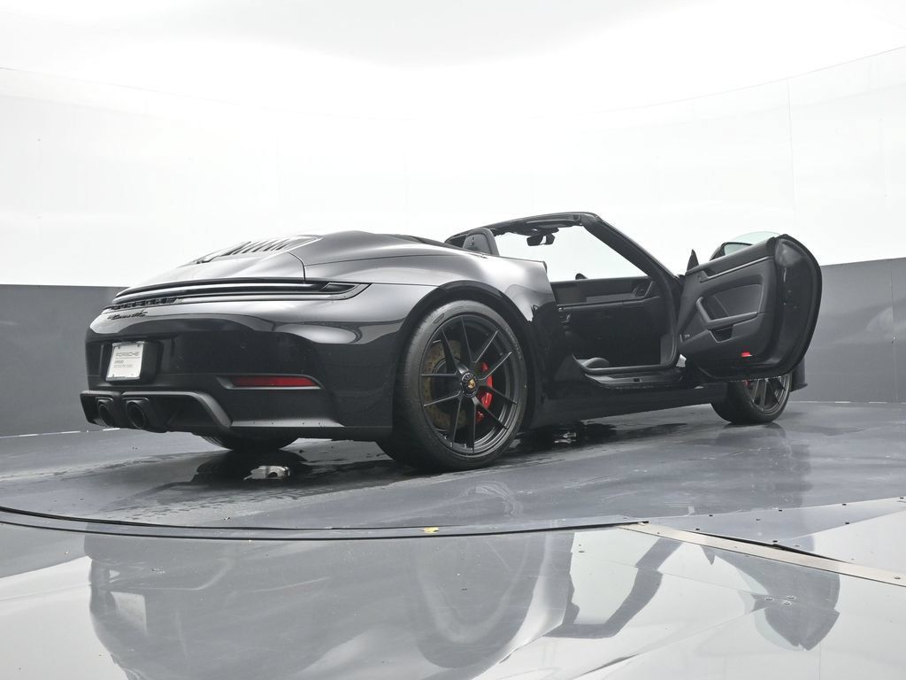 Certified 2026 Porsche 911 Carrera GTS RWD image 23
