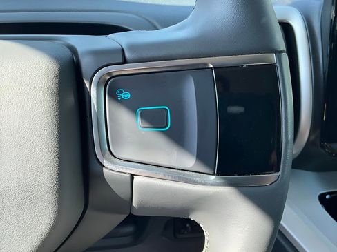 Certified 2025 Ford Expedition Active AWD/4WD image 36