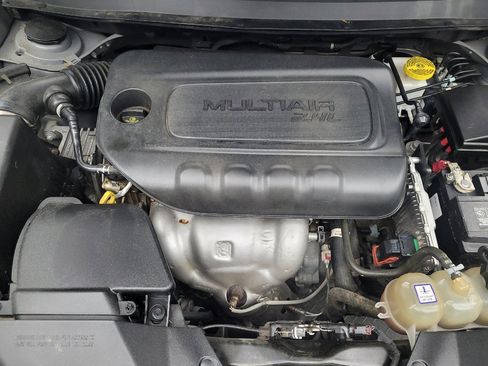Used 2021 Jeep Cherokee Latitude Plus FWD image 30