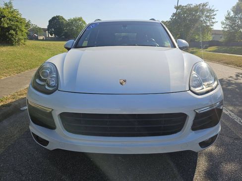 Used 2017 Porsche Cayenne Platinum Edition w/ Premium Package (PJV) AWD/4WD image 9